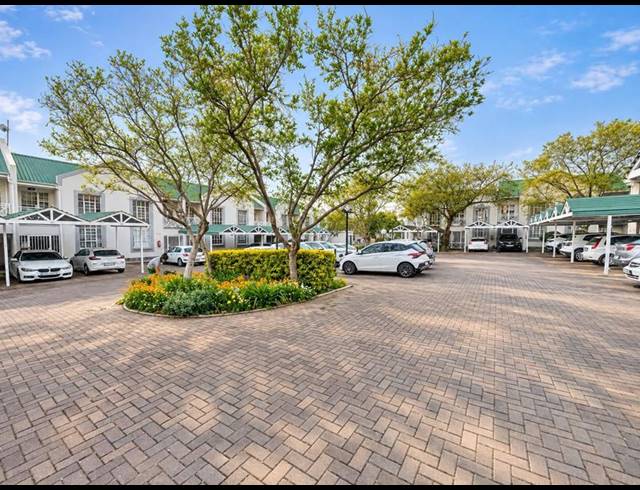 2 BEDROOM TOWNHOUSE FOR SALE IN VILLIERIA